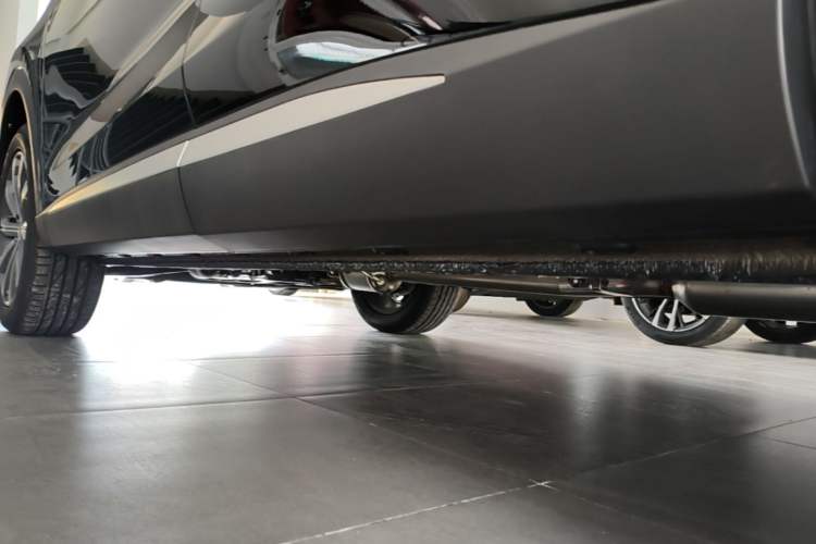 Used EXEED Stellar 2023 400T Two-Wheel Drive Comfort Edition Left Side Sill