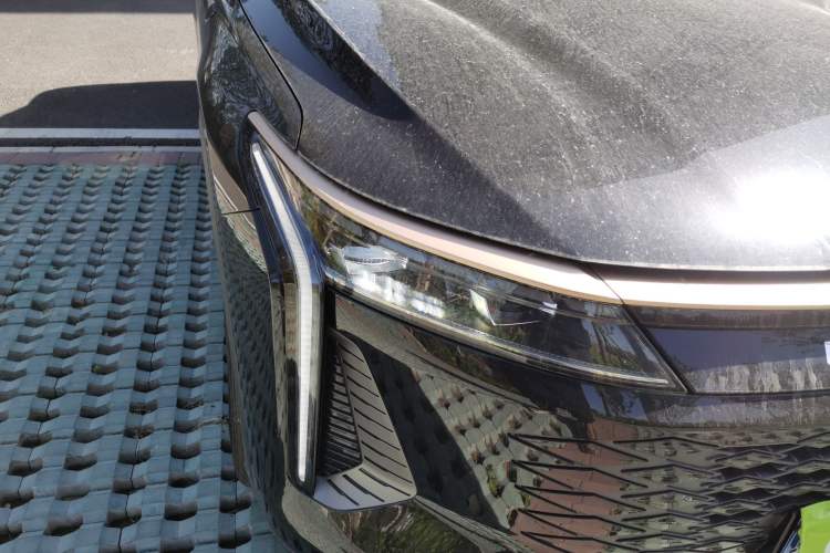 Used EXEED Stellar 2023 400T Four-Wheel Drive Premium Flying Fish Edition Right Front Headlight