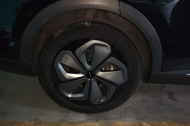 Used EXEED Stellar 2023 400T Four-Wheel Drive Luxury Edition Right Rear Wheel Hub