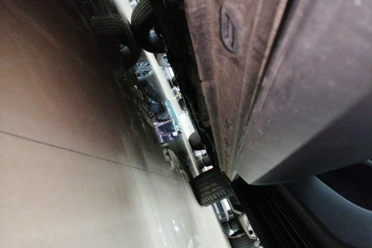 Used EXEED Stellar 2023 400T Two-Wheel Drive Comfort Edition Right Side Sill