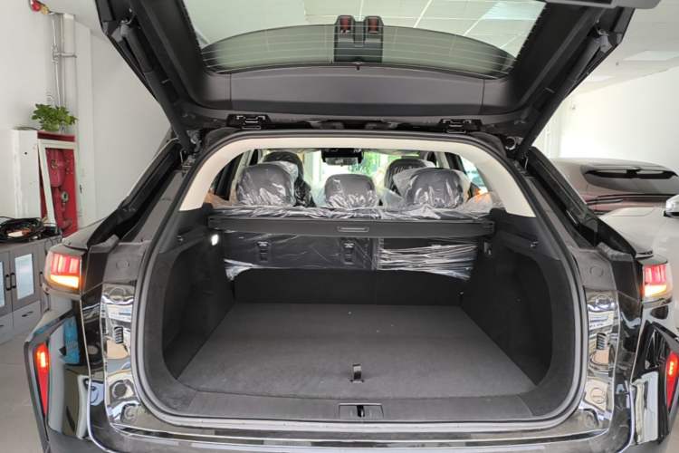 Used EXEED Stellar 2023 400T Two-Wheel Drive Comfort Edition Trunk