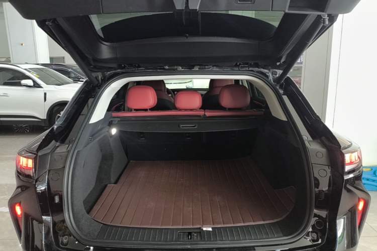 Used EXEED Stellar 2023 400T Four-Wheel Drive Premium Flying Fish Edition Trunk