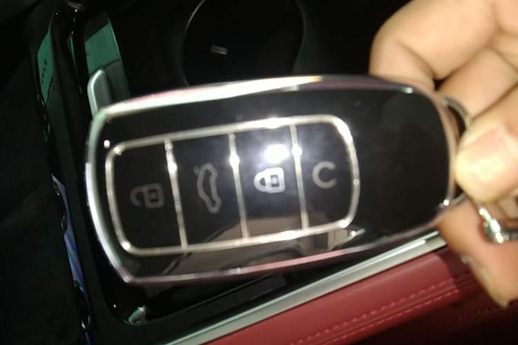 Used EXEED Stellar 2023 400T Four-Wheel Drive Premium Flying Fish Edition Vehicle Key