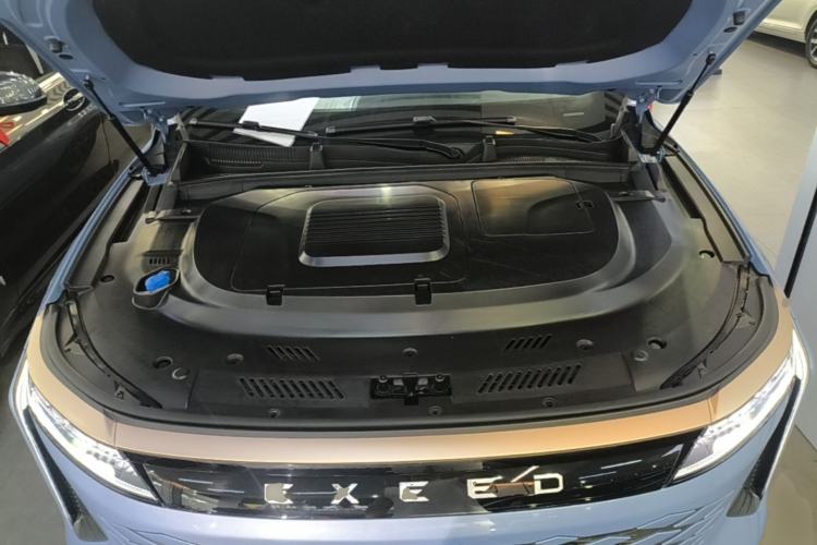 Used EXEED Stellar 2023 400T Two-Wheel Drive Comfort Edition Engine Bay