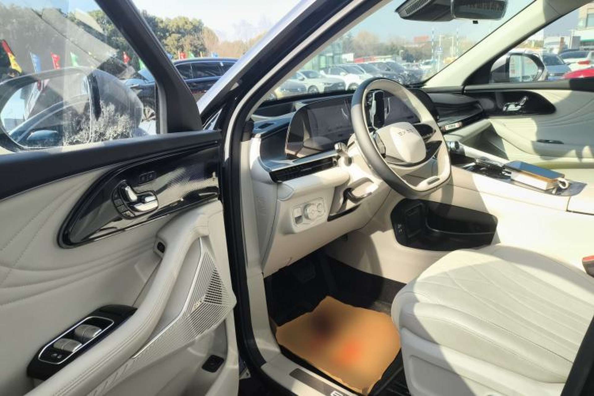 Used EXEED Stellar 2023 400T Four-Wheel Drive Deluxe Flying Fish Edition Interior 3