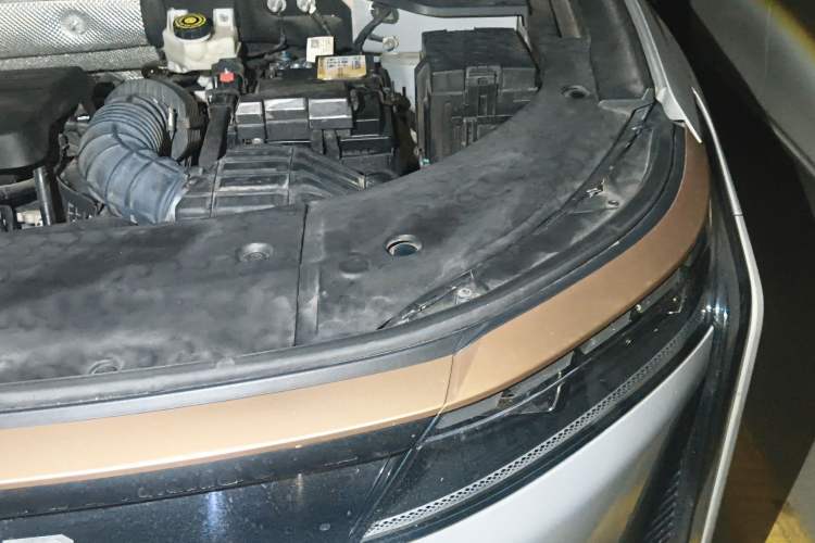 Used EXEED Stellar 2023 400T Four-Wheel Drive Deluxe Edition Engine Bay Left