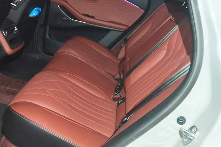 Used EXEED Stellar 2023 400T Four-Wheel Drive Deluxe Edition Left Rear Seat