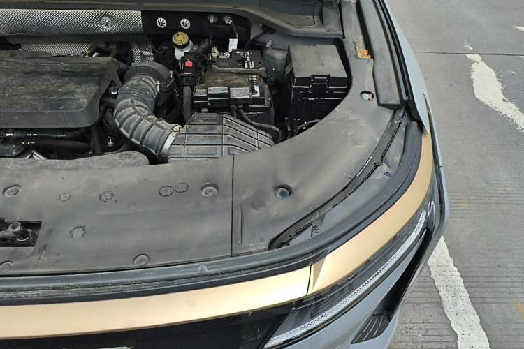 Used EXEED Stellar 2023 400T Two-Wheel Drive Comfort Edition Engine Bay Left
