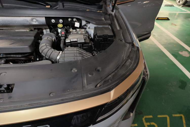 Used EXEED Stellar 2023 400T Two-Wheel Drive Comfort Edition Engine Bay Left