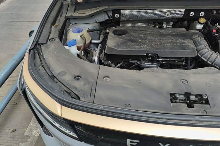 Used EXEED Stellar 2023 400T Two-Wheel Drive Comfort Edition Engine Bay Right