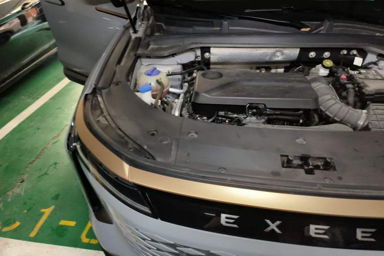 Used EXEED Stellar 2023 400T Two-Wheel Drive Comfort Edition Engine Bay Right