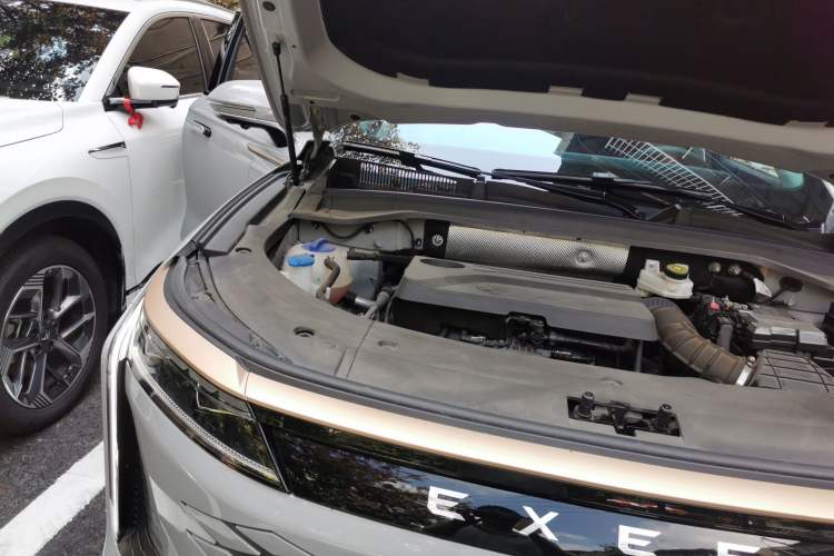 Used EXEED Stellar 2023 400T Four-Wheel Drive Premium Flying Fish Edition Engine Bay Right