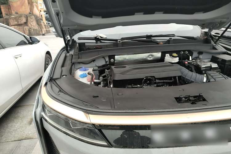 Used EXEED Stellar 2023 400T Four-Wheel Drive Deluxe Edition Engine Bay Right