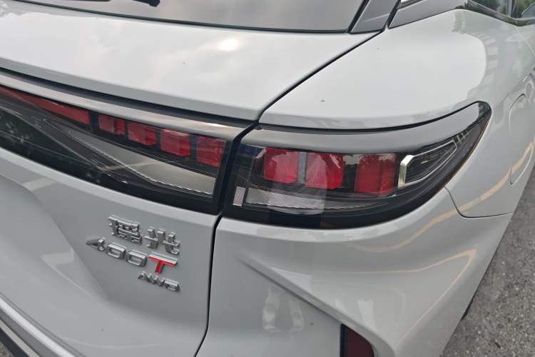 Used EXEED Stellar 2023 400T Four-Wheel Drive Enjoying the Flying Fish Edition Exterior 3