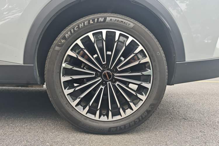 Used EXEED Stellar 2023 400T Four-Wheel Drive Enjoying the Flying Fish Edition Exterior 4