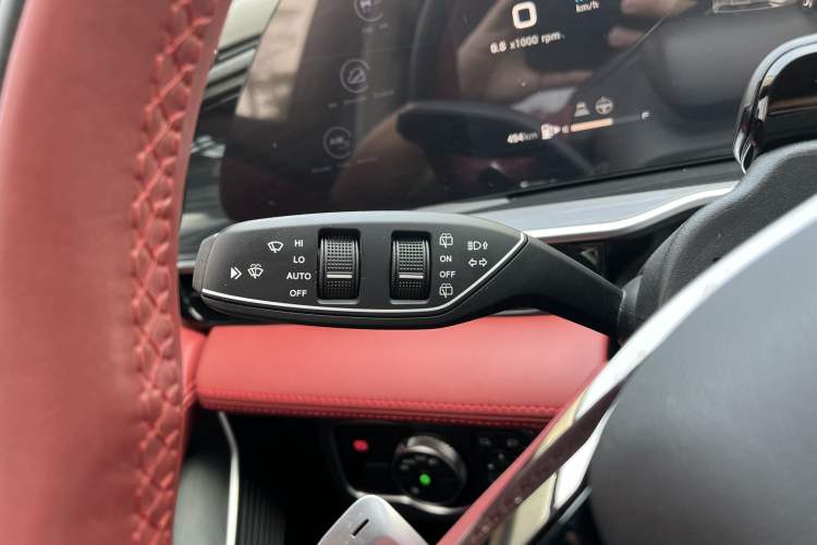 Used EXEED Stellar 2023 400T Two-Wheel Drive Luxury Edition Interior 11