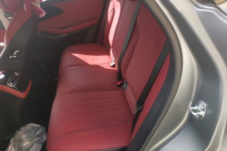 Used EXEED Stellar 2023 400T Two-Wheel Drive Comfort Edition Interior 4