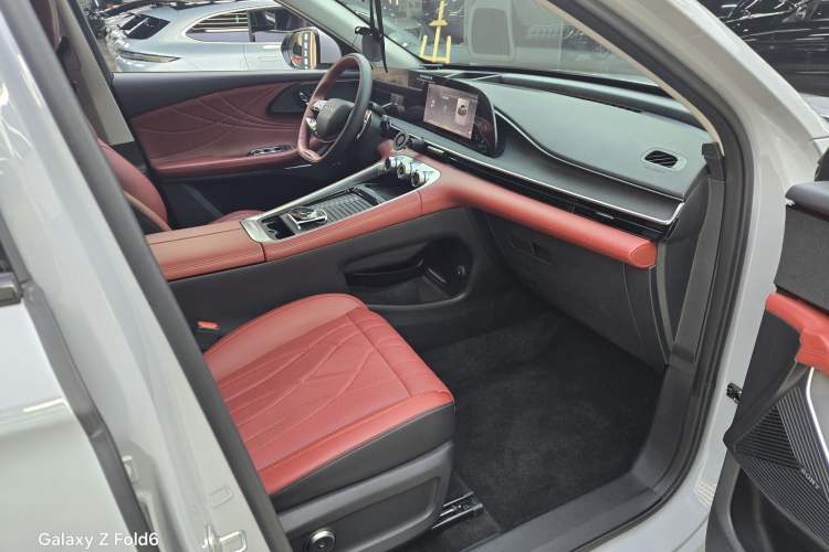 Used EXEED Stellar 2023 400T Two-Wheel Drive Comfort Edition Interior 8