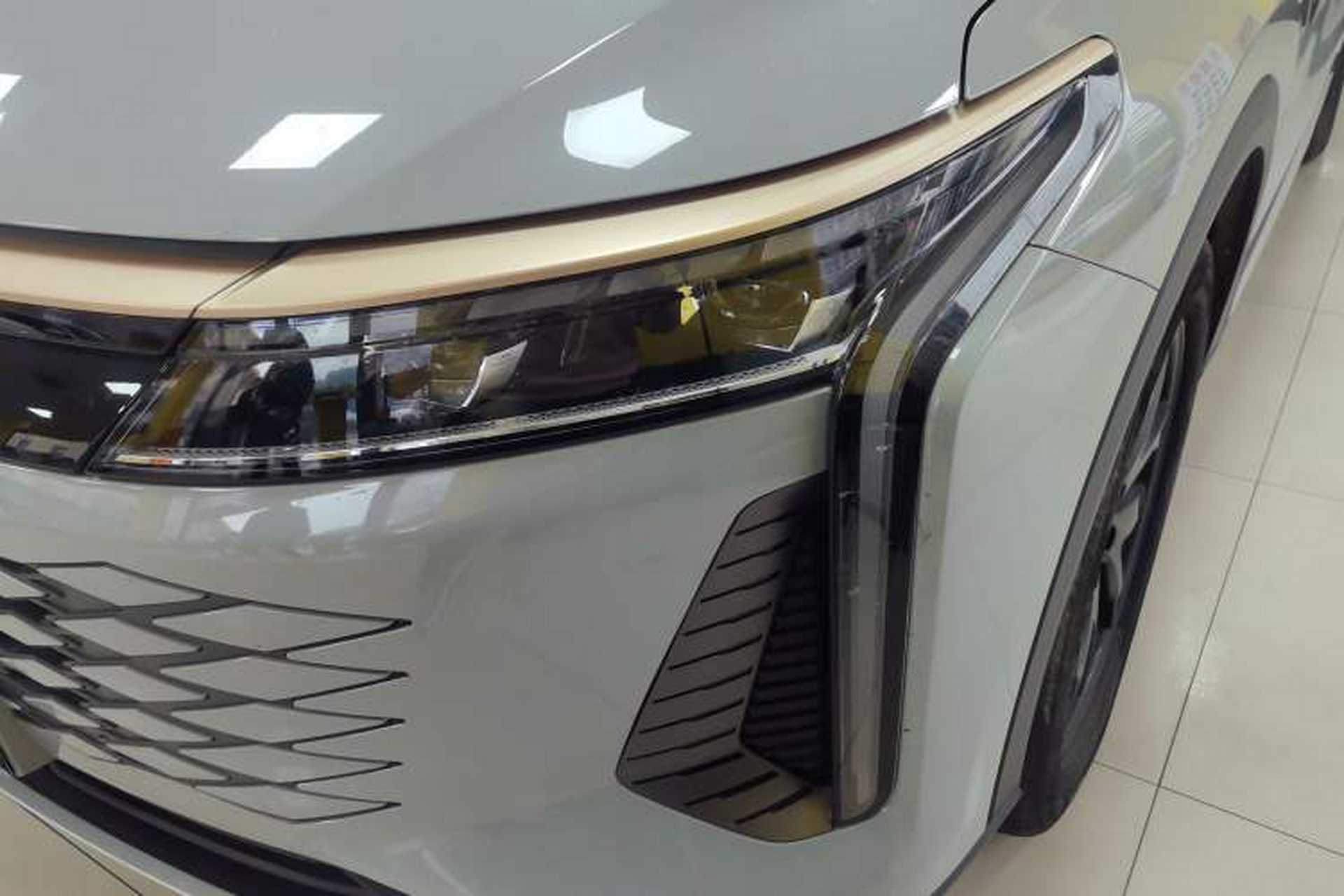 Used EXEED Stellar 2023 400T Four-Wheel Drive Deluxe Edition Left Front Headlight