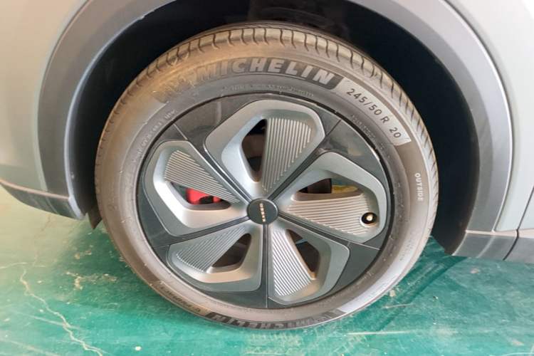 Used EXEED Stellar 2023 400T Two-Wheel Drive Luxury Edition Left Front Wheel Hub