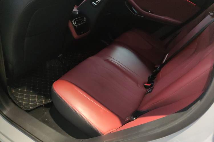 Used EXEED Stellar 2023 400T Four-Wheel Drive Premium Flying Fish Edition Left Rear Seat