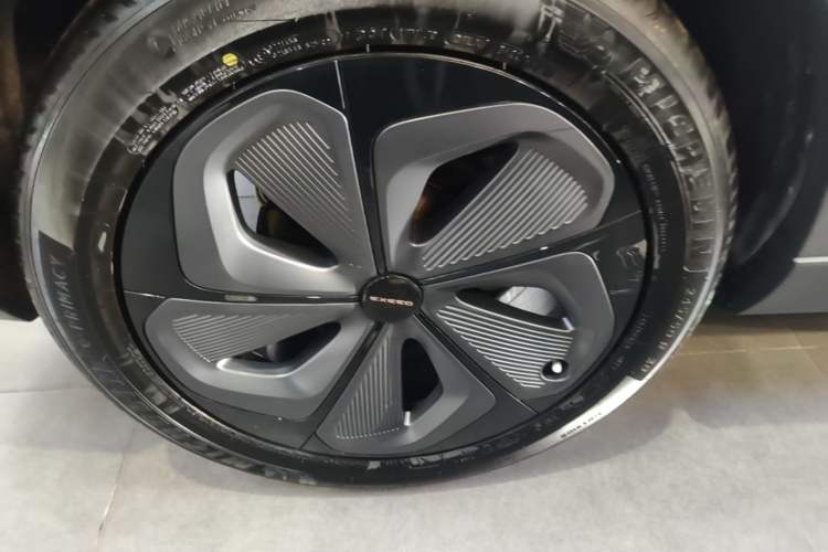 Used EXEED Stellar 2023 400T Four-Wheel Drive Luxury Edition Right Rear Wheel Hub