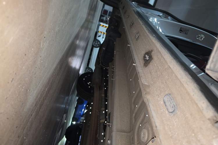 Used EXEED Stellar 2023 400T Four-Wheel Drive Enjoying the Flying Fish Edition Right Side Sill