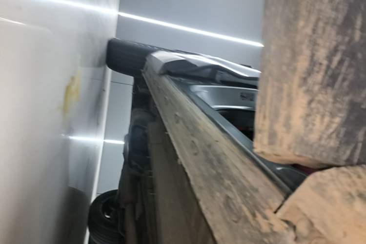 Used EXEED Stellar 2023 400T Two-Wheel Drive Comfort Flyfish Edition Right Side Sill