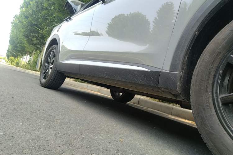 Used EXEED Stellar 2023 400T Two-Wheel Drive Comfort Edition Right Side Sill