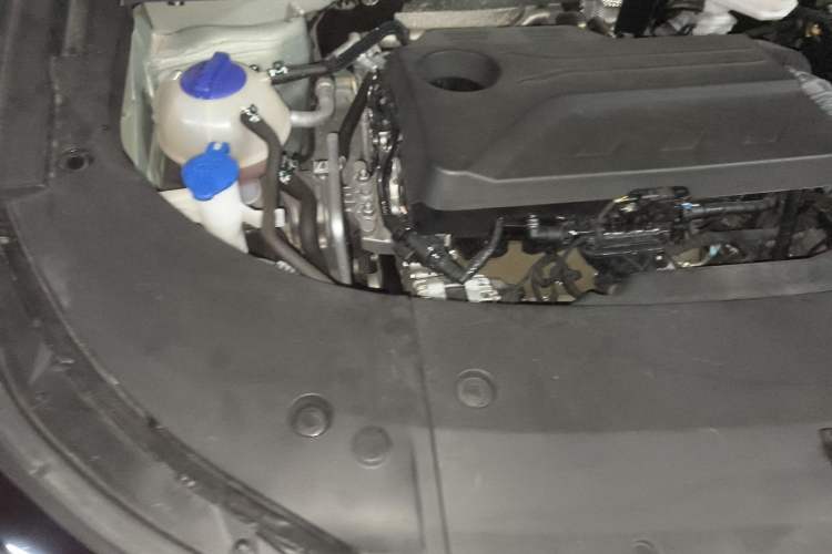 Used EXEED Stellar 2023 400T Four-Wheel Drive Deluxe Edition Engine Bay Right