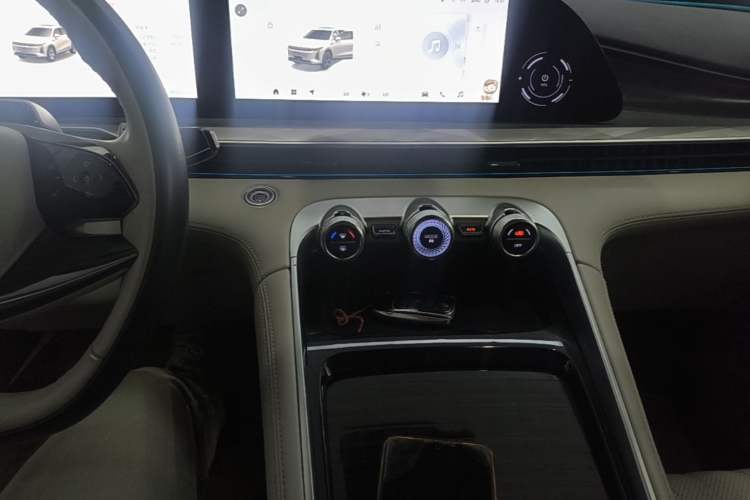 Used EXEED Stellar 2023 400T Four-Wheel Drive Luxury Edition Audio And AC Panel
