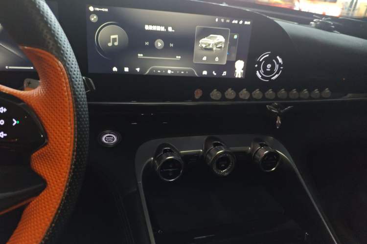 Used EXEED Stellar 2023 400T Two-Wheel Drive Comfort Edition Audio And AC Panel