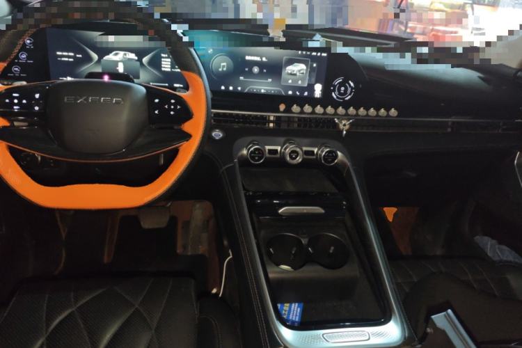 Used EXEED Stellar 2023 400T Two-Wheel Drive Comfort Edition Center Console