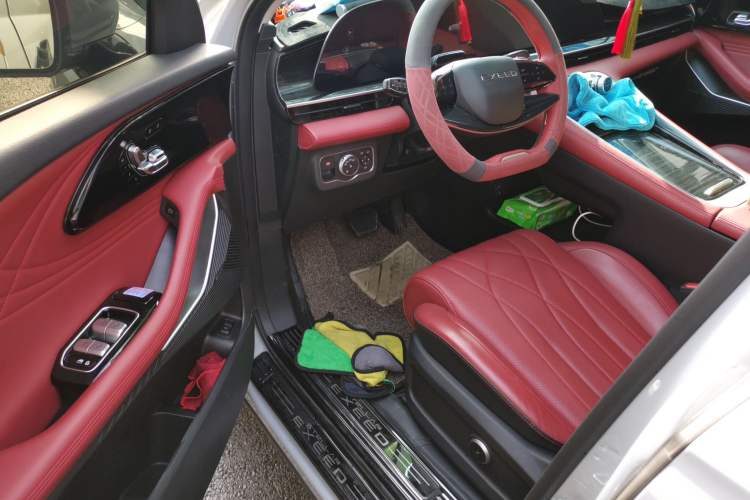 Used EXEED Stellar 2023 400T Four-Wheel Drive Enjoying the Flying Fish Edition Driver Seat
