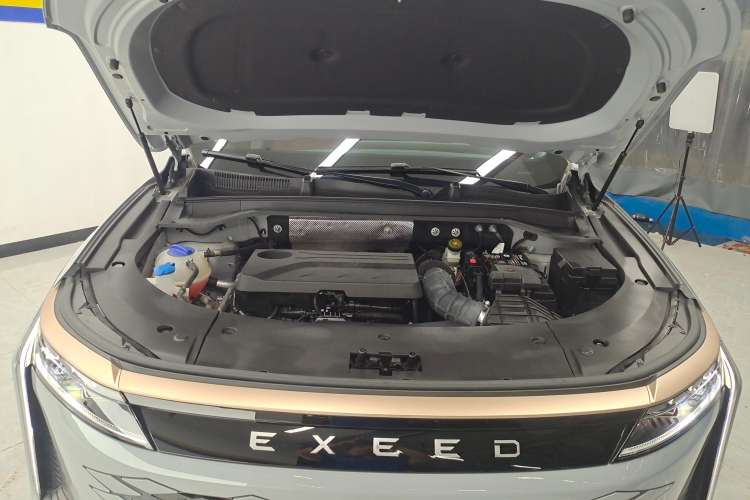 Used EXEED Stellar 2023 400T Two-Wheel Drive Comfort Edition Engine Bay