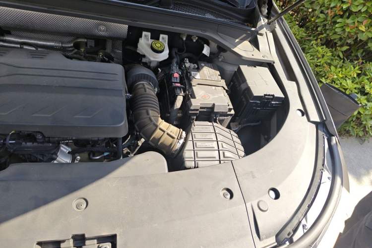 Used EXEED Stellar 2023 400T Four-Wheel Drive Enjoying the Flying Fish Edition Engine Bay Left