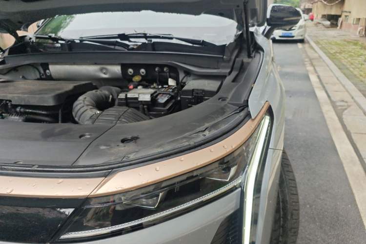 Used EXEED Stellar 2023 400T Two-Wheel Drive Comfort Edition Engine Bay Left