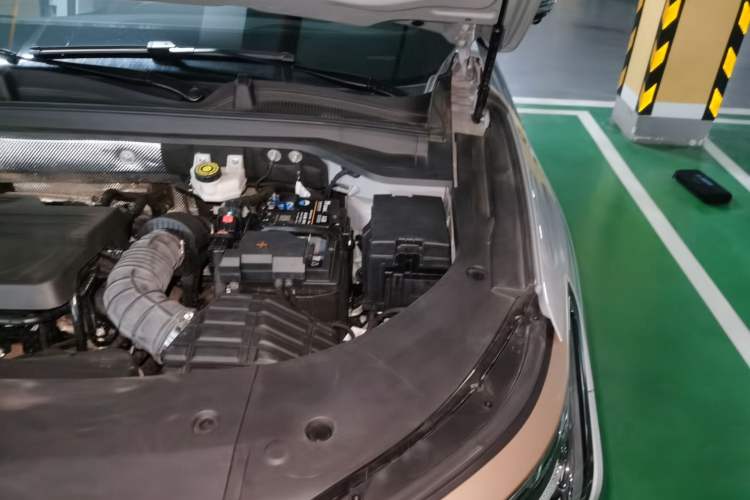 Used EXEED Stellar 2023 400T Four-Wheel Drive Deluxe Edition Engine Bay Left