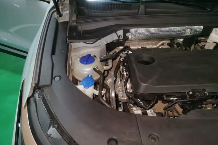 Used EXEED Stellar 2023 400T Four-Wheel Drive Deluxe Edition Engine Bay Right