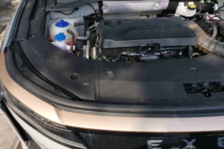 Used EXEED Stellar 2023 400T Four-Wheel Drive Enjoying the Flying Fish Edition Engine Bay Right