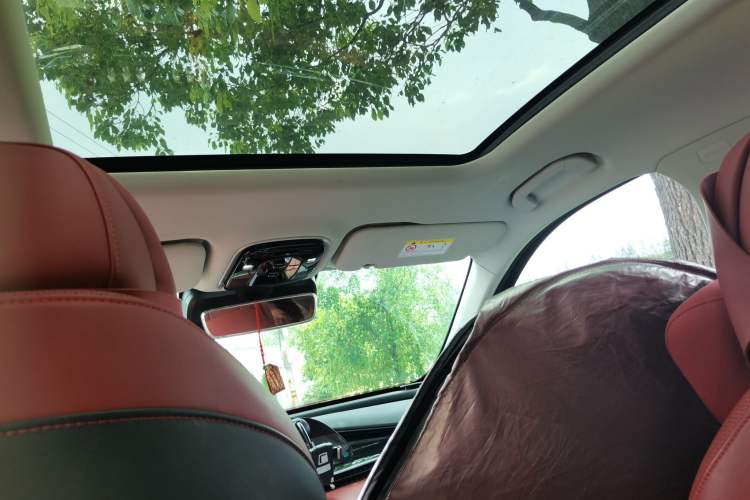Used EXEED Stellar 2023 400T Two-Wheel Drive Comfort Flyfish Edition Headliner