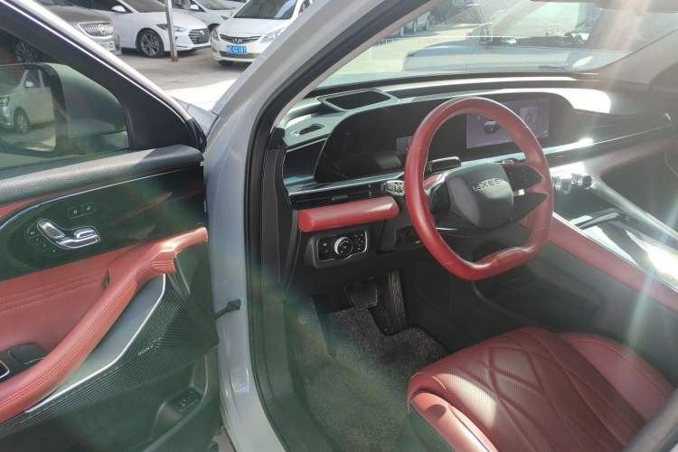Used EXEED Stellar 2023 400T Two-Wheel Drive Comfort Flyfish Edition Interior 2