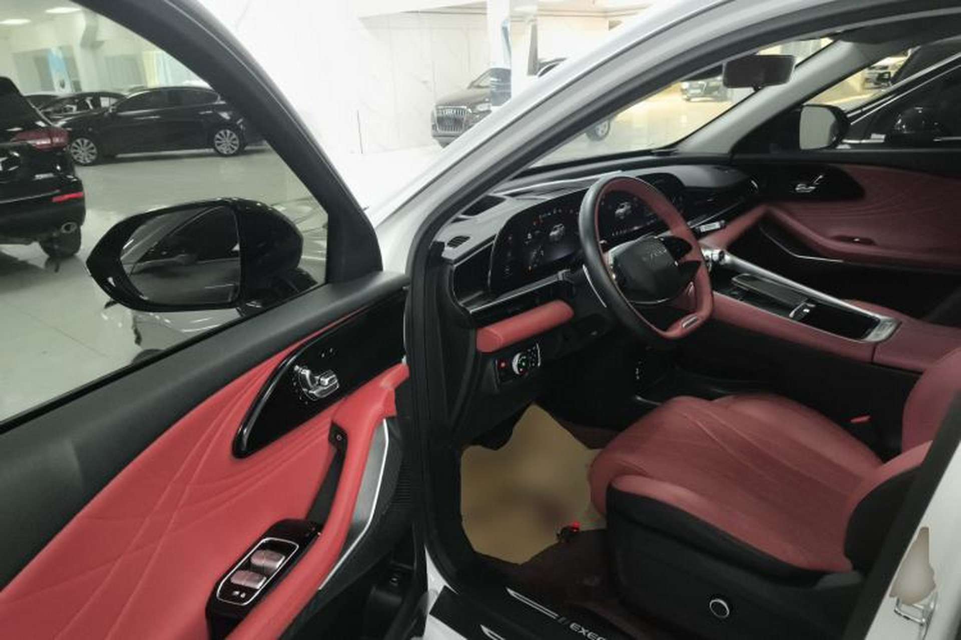 Used EXEED Stellar 2023 400T Four-Wheel Drive Deluxe Edition Interior 3