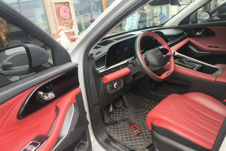 Used EXEED Stellar 2023 400T Two-Wheel Drive Comfort Flyfish Edition Interior 3