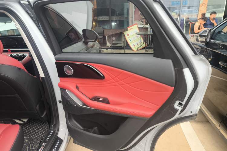 Used EXEED Stellar 2023 400T Two-Wheel Drive Comfort Flyfish Edition Interior 6