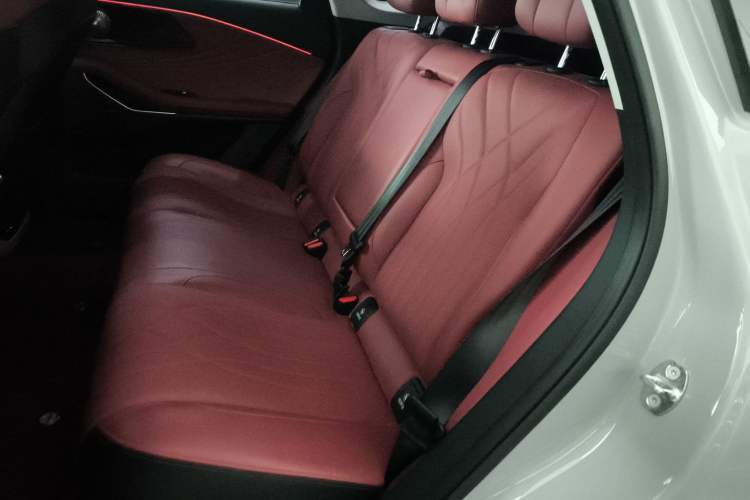 Used EXEED Stellar 2023 400T Two-Wheel Drive Comfort Edition Left Rear Seat