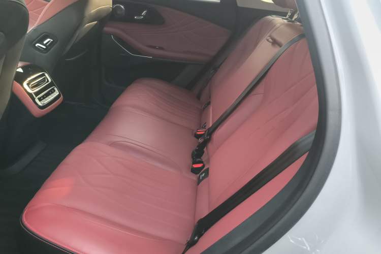 Used EXEED Stellar 2023 400T Four-Wheel Drive Luxury Edition Left Rear Seat