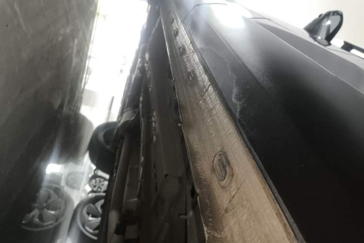 Used EXEED Stellar 2023 400T Two-Wheel Drive Comfort Edition Left Side Sill