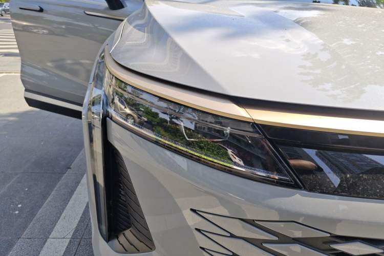 Used EXEED Stellar 2023 400T Four-Wheel Drive Enjoying the Flying Fish Edition Right Front Headlight