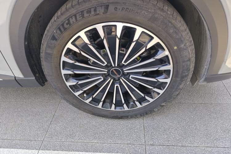 Used EXEED Stellar 2023 400T Four-Wheel Drive Enjoying the Flying Fish Edition Right Front Wheel Hub